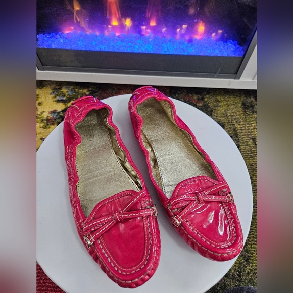 Coach Isabelle Women's Hot Pink Patten Leather Loafers Sz 8.5 - Picture 1 of 6
